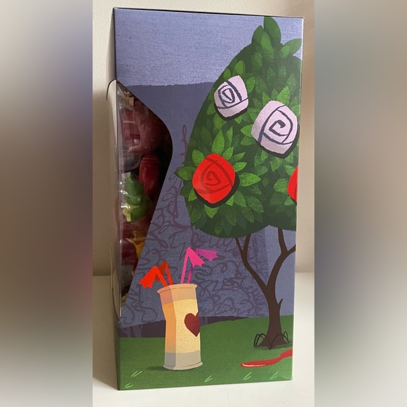 Disney Ultimates Alice in Wonderland Queen of Hearts 7-Inch Scale Action Super7 - Picture 6 of 8